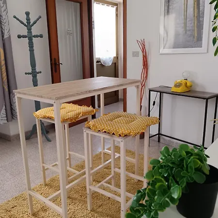 Chez Sonny Intero Urbiano